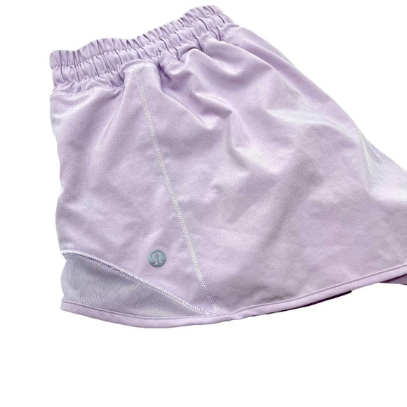 Lululemon Hotty Hot Short II *2.5" - Picture 2 of 9